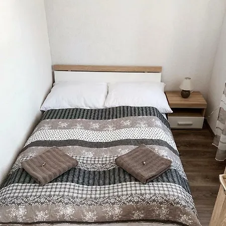 Bed & Breakfast Leila Vecsés