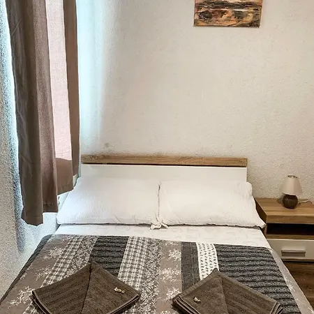 Leila Bed & Breakfast *